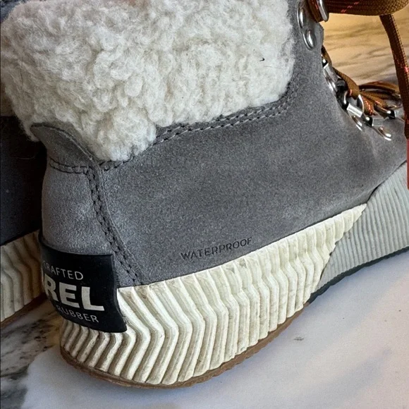 Sorel Out N About Winter Conquest Waterproof Boots w/Shearling Cuff Women’s 8.5 - Picture 11 of 16